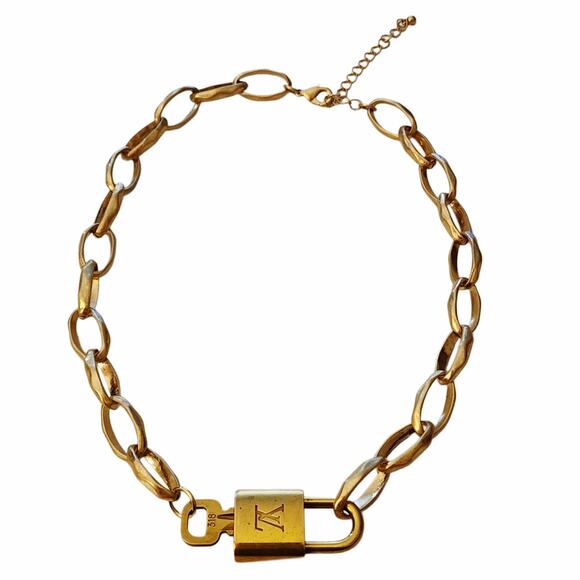 Louis Vuitton Auth Lock & Key Adjustable Length Necklace - Picture 5 of 5